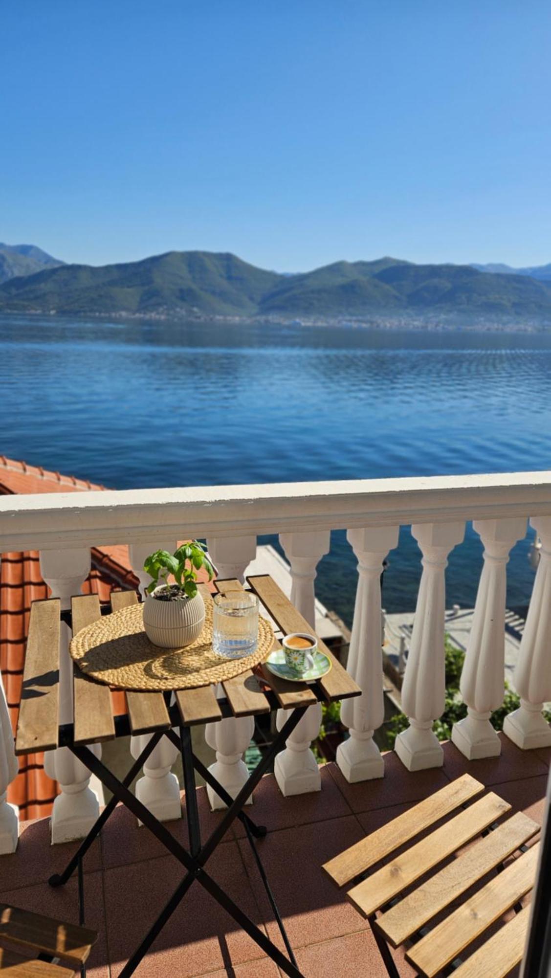 La Casa Di Sonja Lägenhet Tivat Exteriör bild